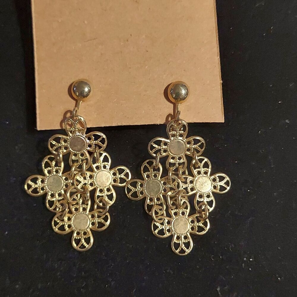 VTG Sarah Coventry Goldtone Clip on Earrings 1 1/2"